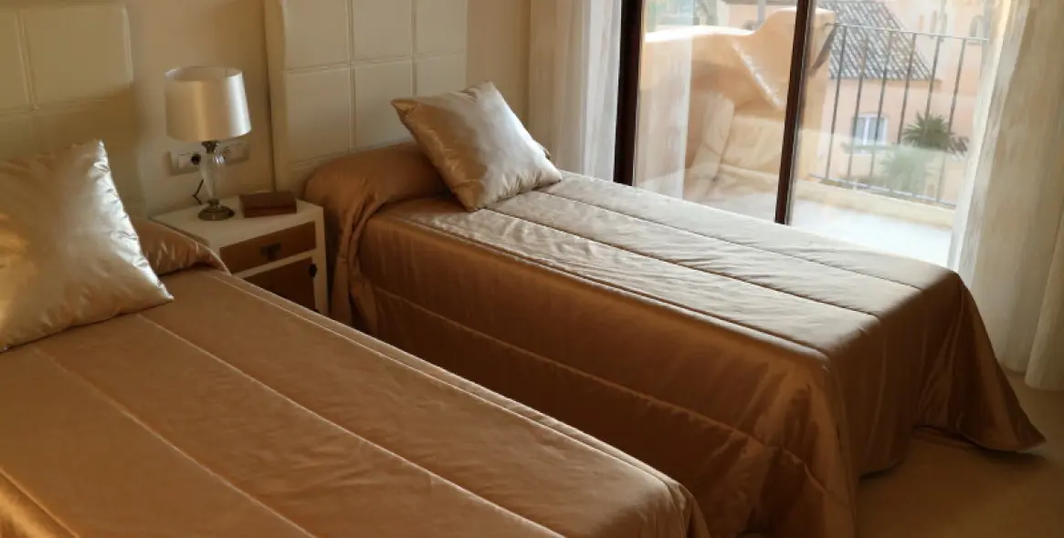 Short-term rent of penthouse in Estepona 16