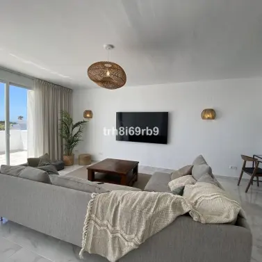 Short-term rent of penthouse in El Paraiso