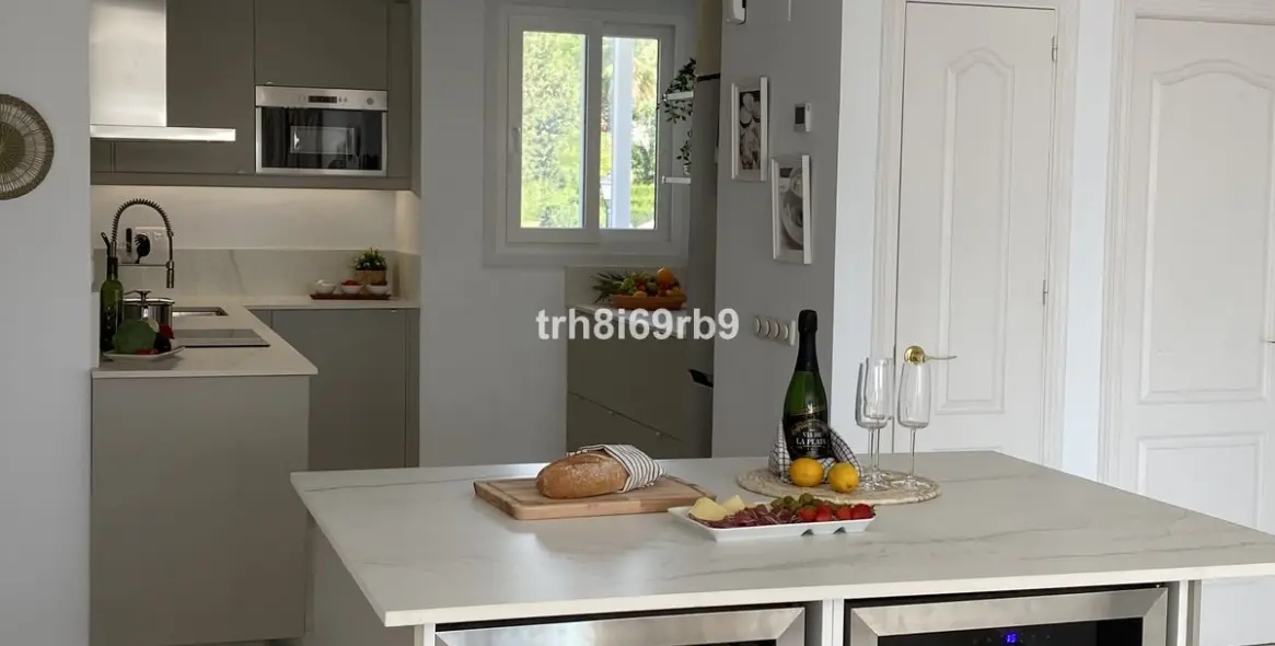Краткосрочная аренда пентхауса в El Paraiso 6
