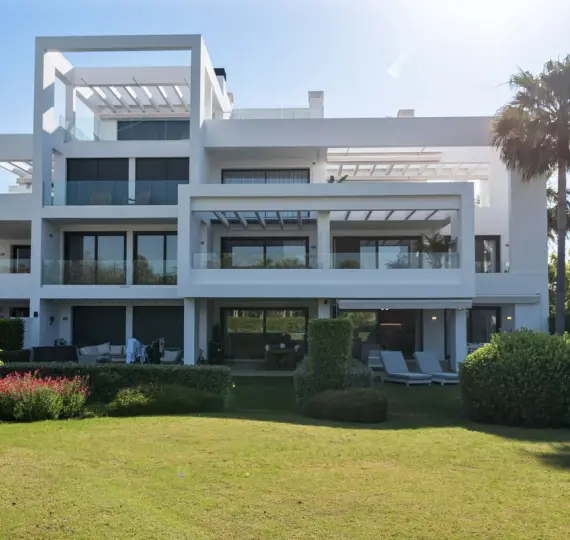 Short-term rent of ground floor apartment in Atalaya