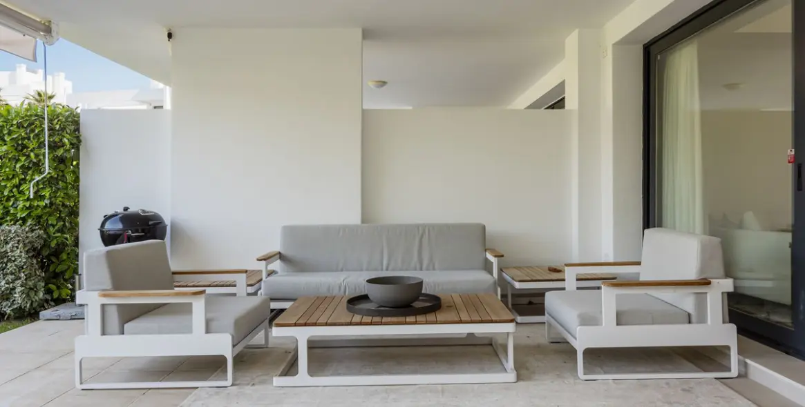 Short-term rent of ground floor apartment in Atalaya 9