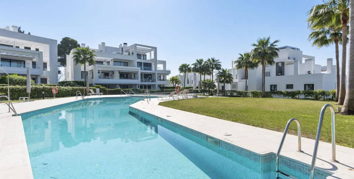 Short-term rent of ground floor apartment in Atalaya 23