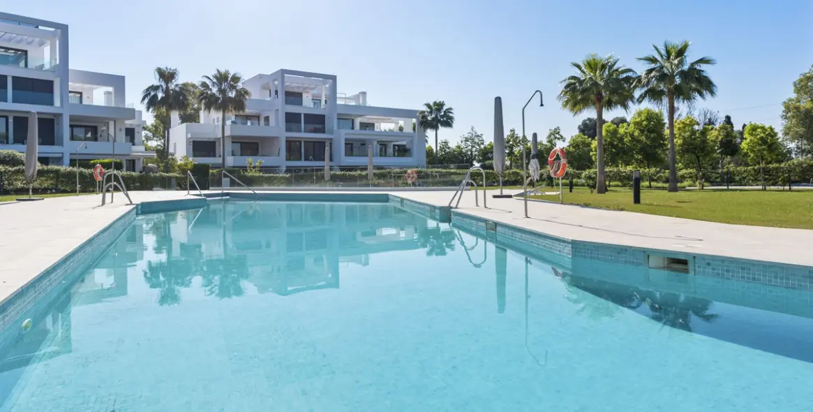 Short-term rent of ground floor apartment in Atalaya 24