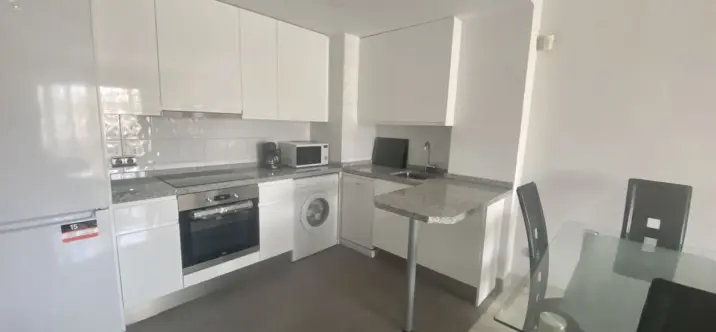 Краткосрочная аренда апартаментов на среднем этаже в Puerto Banús 1