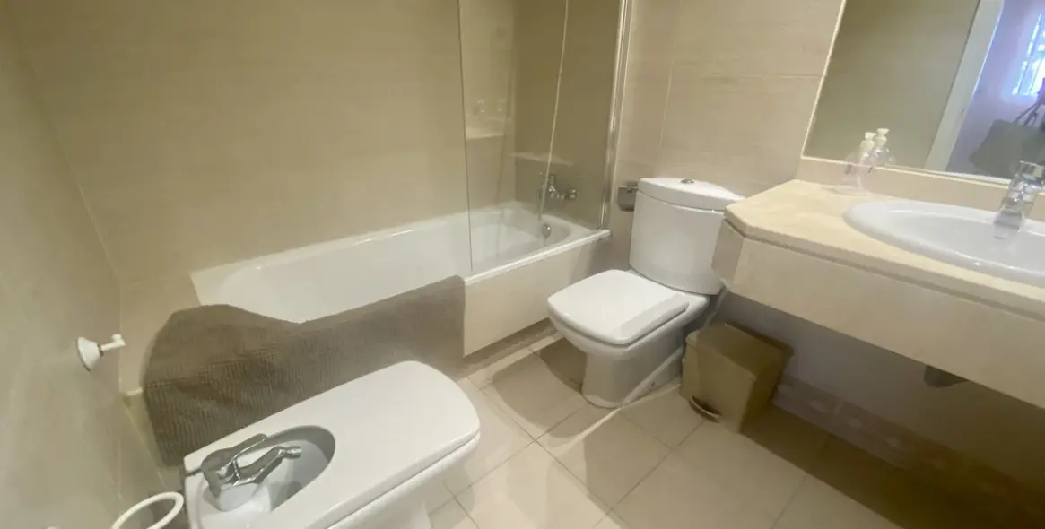 Краткосрочная аренда апартаментов на среднем этаже в Puerto Banús 4