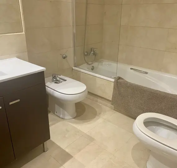 Краткосрочная аренда апартаментов на среднем этаже в Puerto Banús