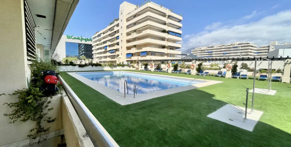 Краткосрочная аренда апартаментов на среднем этаже в Puerto Banús 11