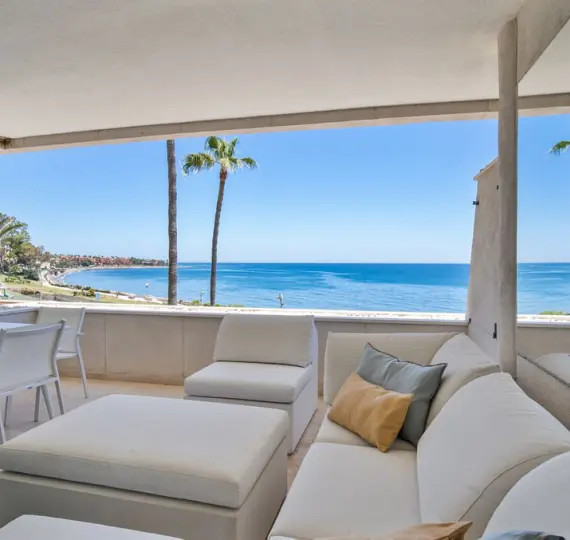 Short-term rent of middle floor apartment in New Golden Mile