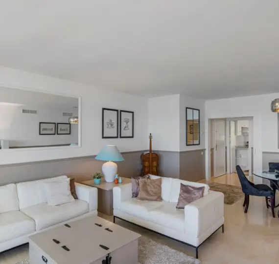 Short-term rent of middle floor apartment in New Golden Mile