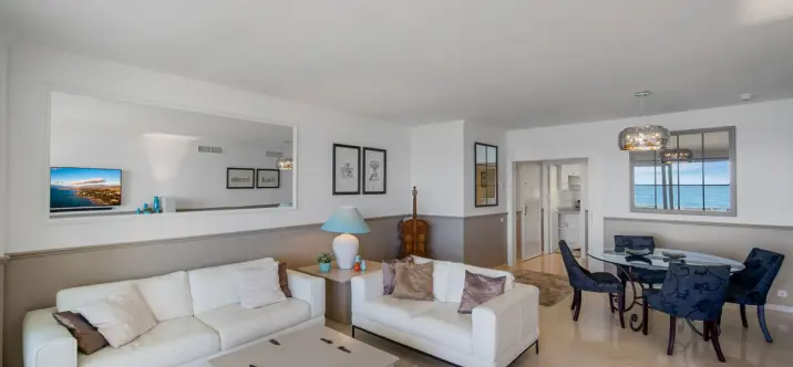 Short-term rent of middle floor apartment in New Golden Mile 3