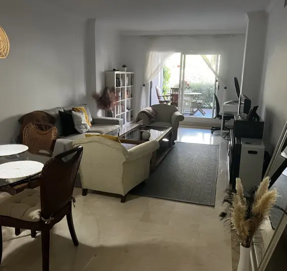 Alquiler a corto plazo de apartamento en planta baja en San Pedro de Alcántara