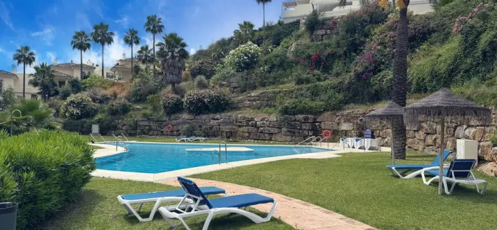 Short-term rent of middle floor apartment in Nueva Andalucía 0