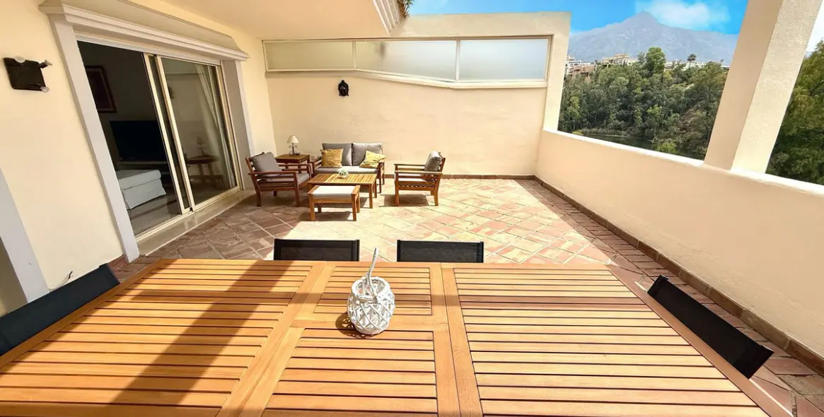 Краткосрочная аренда апартаментов на среднем этаже в Nueva Andalucía 9