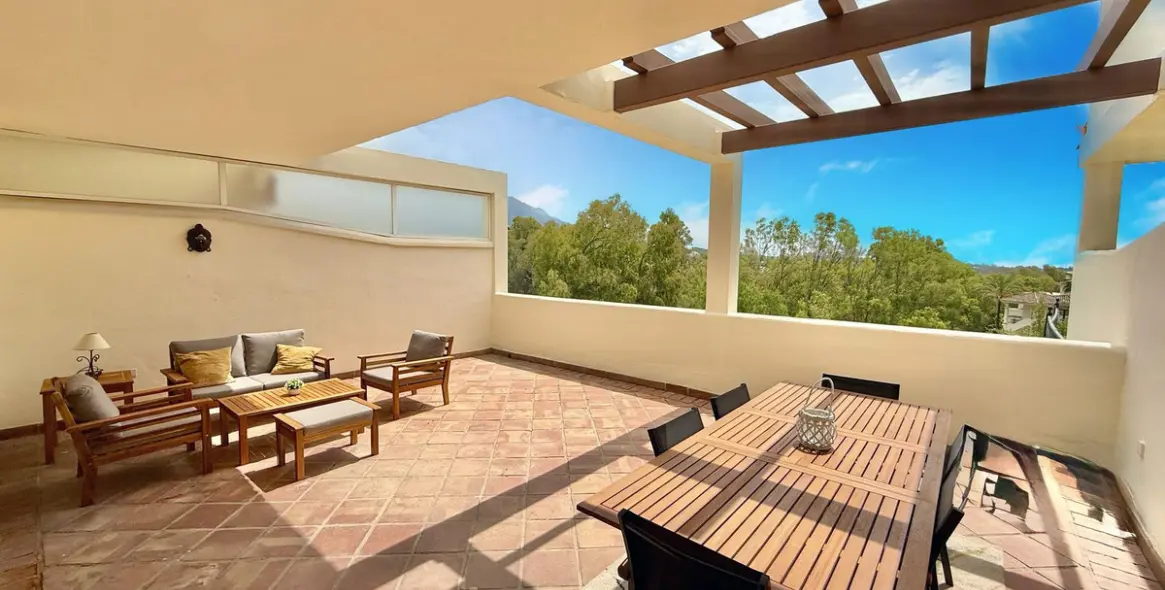 Краткосрочная аренда апартаментов на среднем этаже в Nueva Andalucía 10