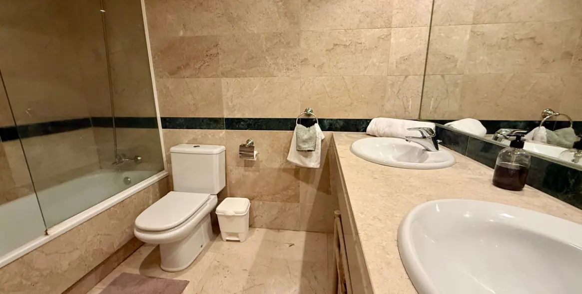 Краткосрочная аренда апартаментов на среднем этаже в Nueva Andalucía 21