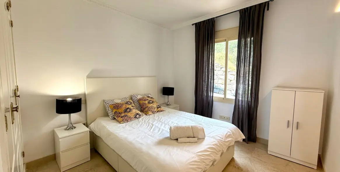 Краткосрочная аренда апартаментов на среднем этаже в Nueva Andalucía 22