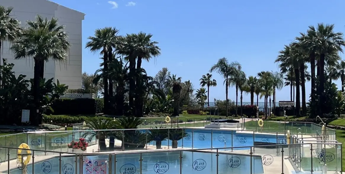 Short-term rent of ground floor apartment in Puerto Banús 1