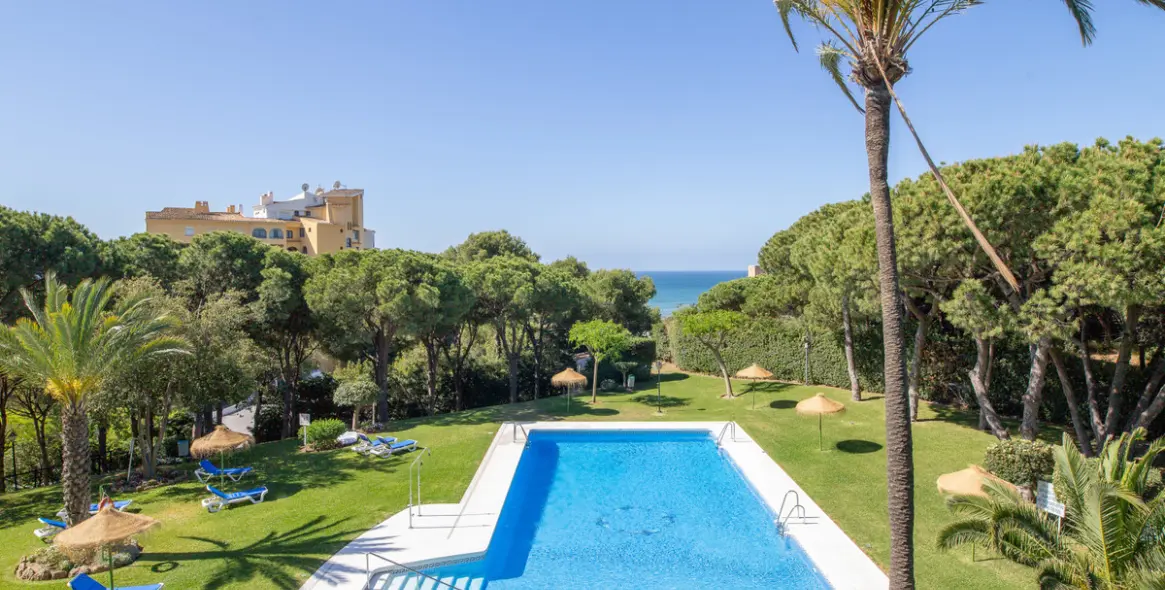 Short-term rent of middle floor apartment in Cabopino 1