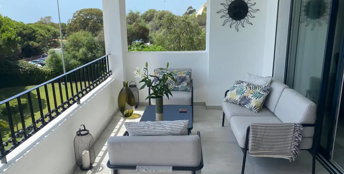 Short-term rent of middle floor apartment in Cabopino 4