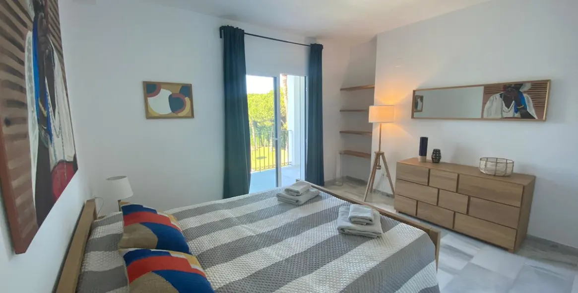 Short-term rent of middle floor apartment in Cabopino 13