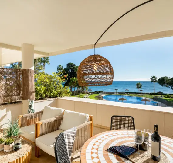 Short-term rent of middle floor apartment in New Golden Mile