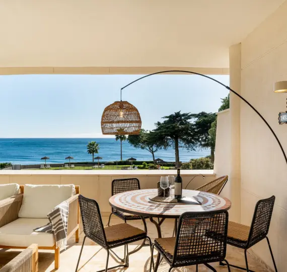 Short-term rent of middle floor apartment in New Golden Mile