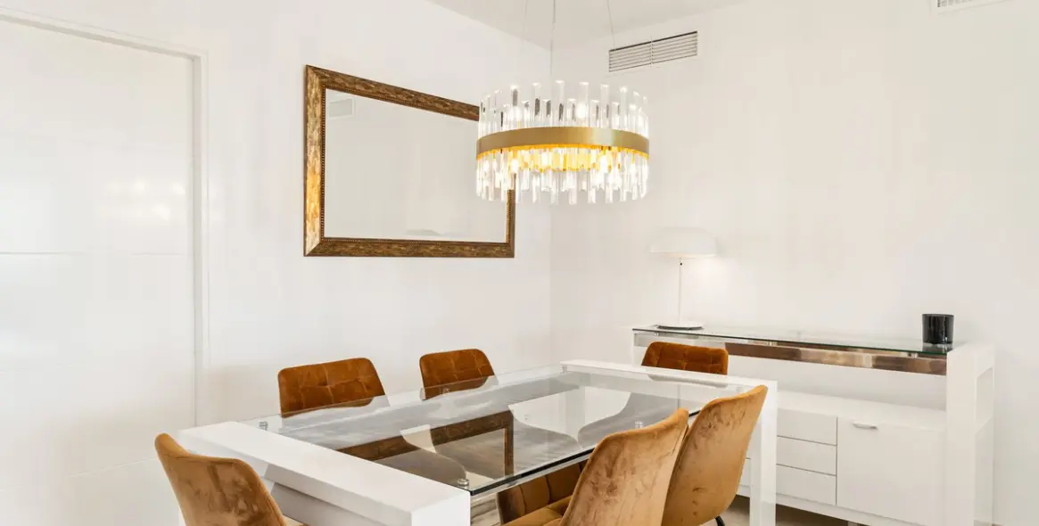 Краткосрочная аренда апартаментов на среднем этаже в New Golden Mile 6