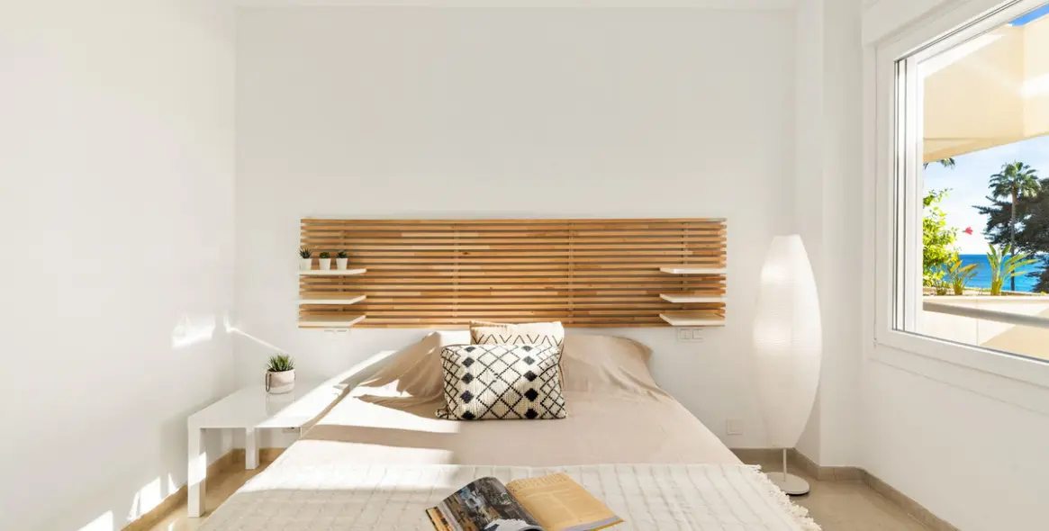 Краткосрочная аренда апартаментов на среднем этаже в New Golden Mile 9