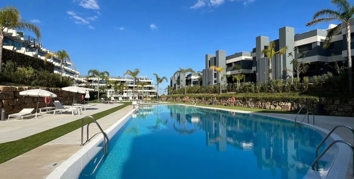 Short-term rent of middle floor apartment in Selwo 1