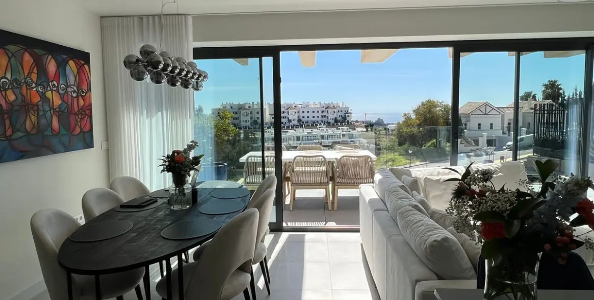 Short-term rent of middle floor apartment in Selwo 4