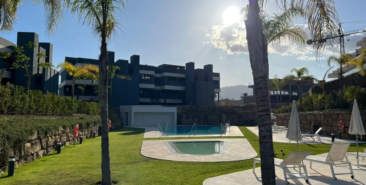 Short-term rent of middle floor apartment in Selwo 8