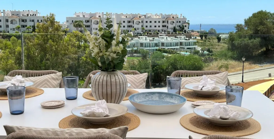 Short-term rent of middle floor apartment in Selwo 11