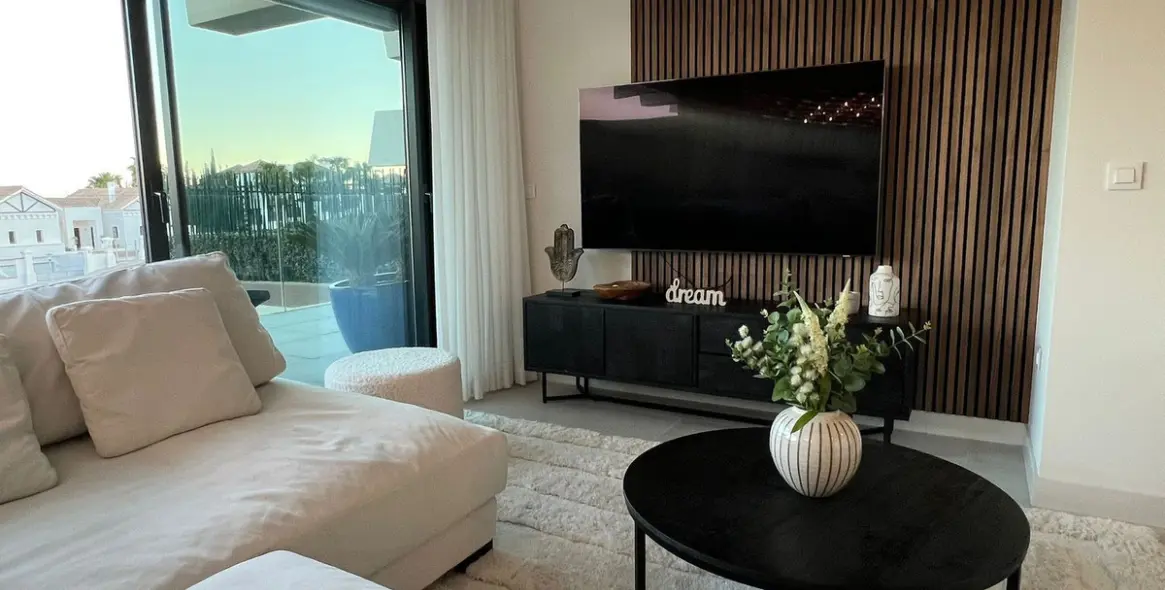 Short-term rent of middle floor apartment in Selwo 17