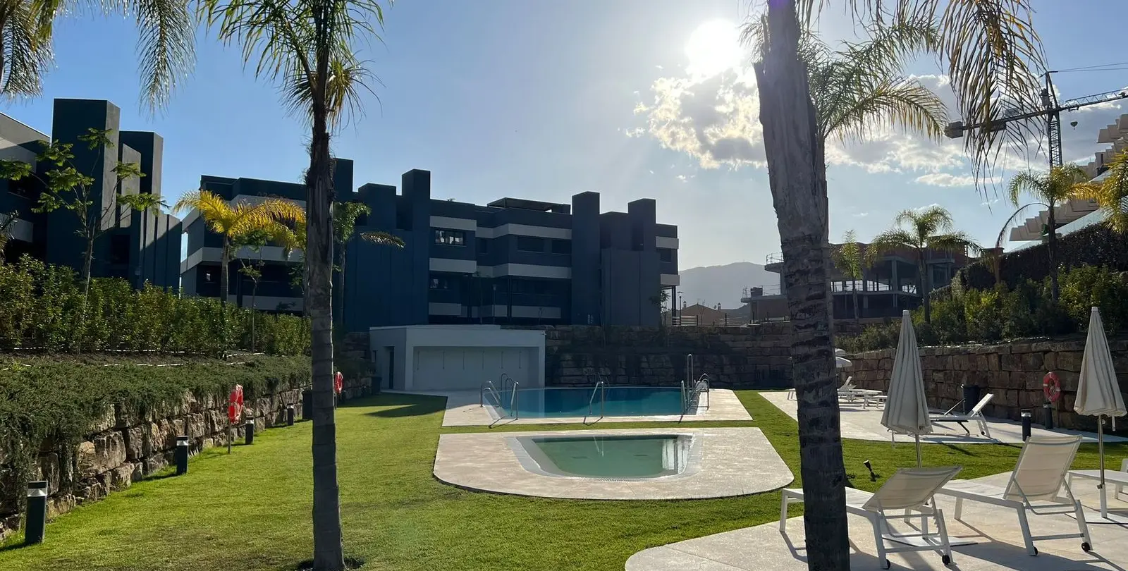 Sale of middle floor apartment in Selwo 8