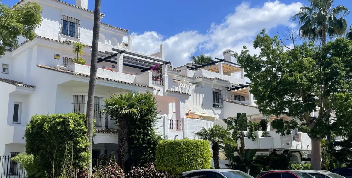 Short-term rent of ground floor apartment in Nueva Andalucía 1