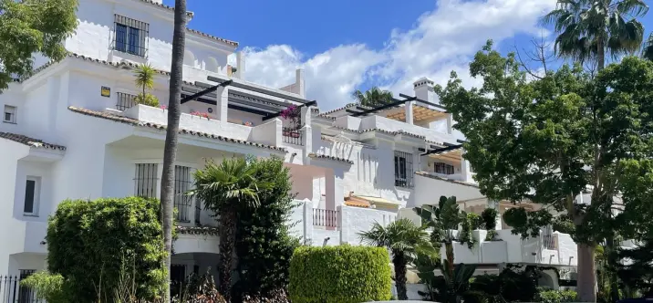 Short-term rent of ground floor apartment in Nueva Andalucía 0