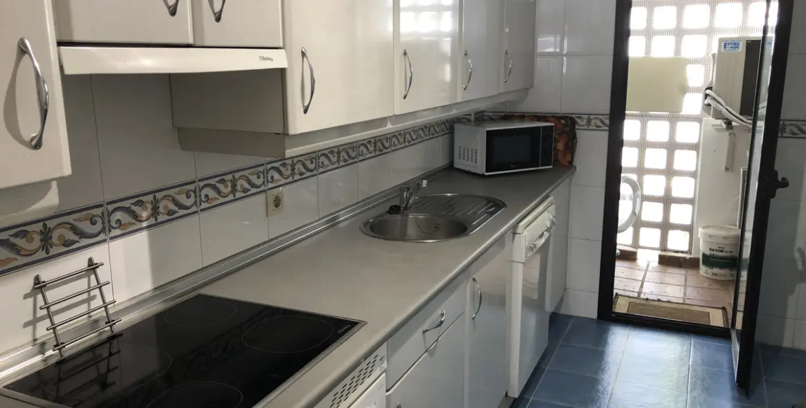 Short-term rent of ground floor apartment in Nueva Andalucía 11