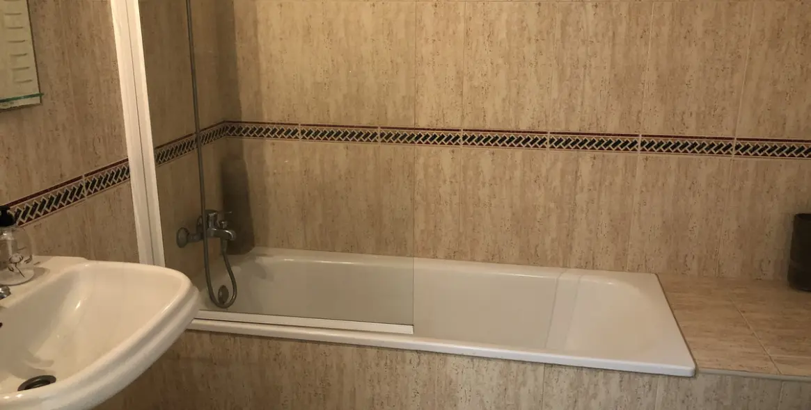 Short-term rent of ground floor apartment in Nueva Andalucía 16