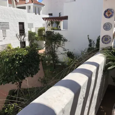 Краткосрочная аренда апартаментов на первом этаже в Nueva Andalucía