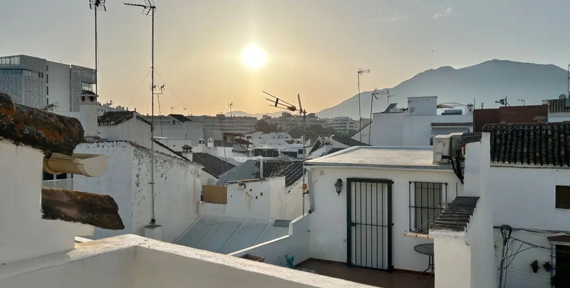 Long-term rent of townhouse in Estepona 17