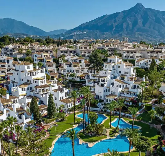 Short-term rent of middle floor apartment in Marbella