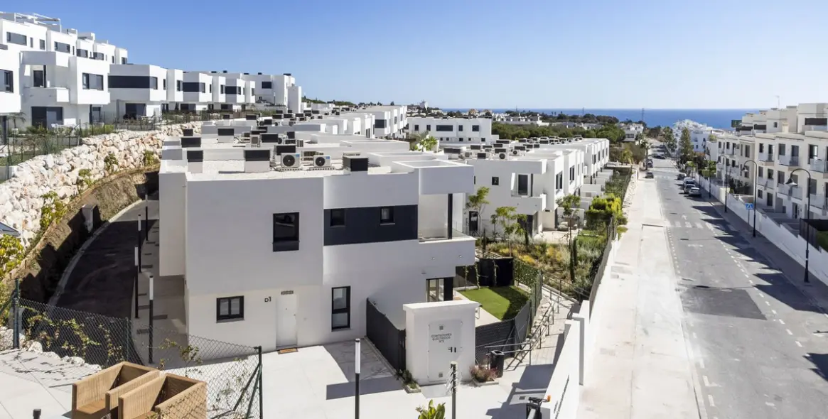 Short-term rent of semi-detached house in La Cala de Mijas 2