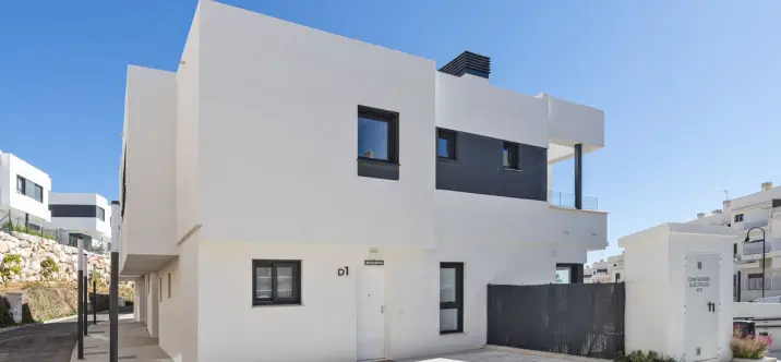 Short-term rent of semi-detached house in La Cala de Mijas 2
