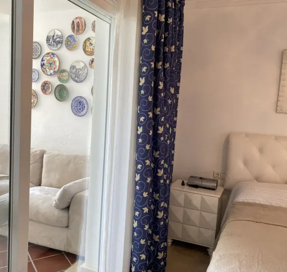 Short-term rent of middle floor apartment in Puerto Banús