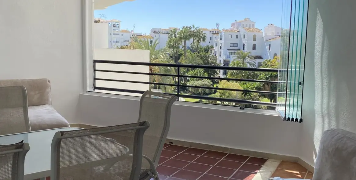 Краткосрочная аренда апартаментов на среднем этаже в Puerto Banús 7