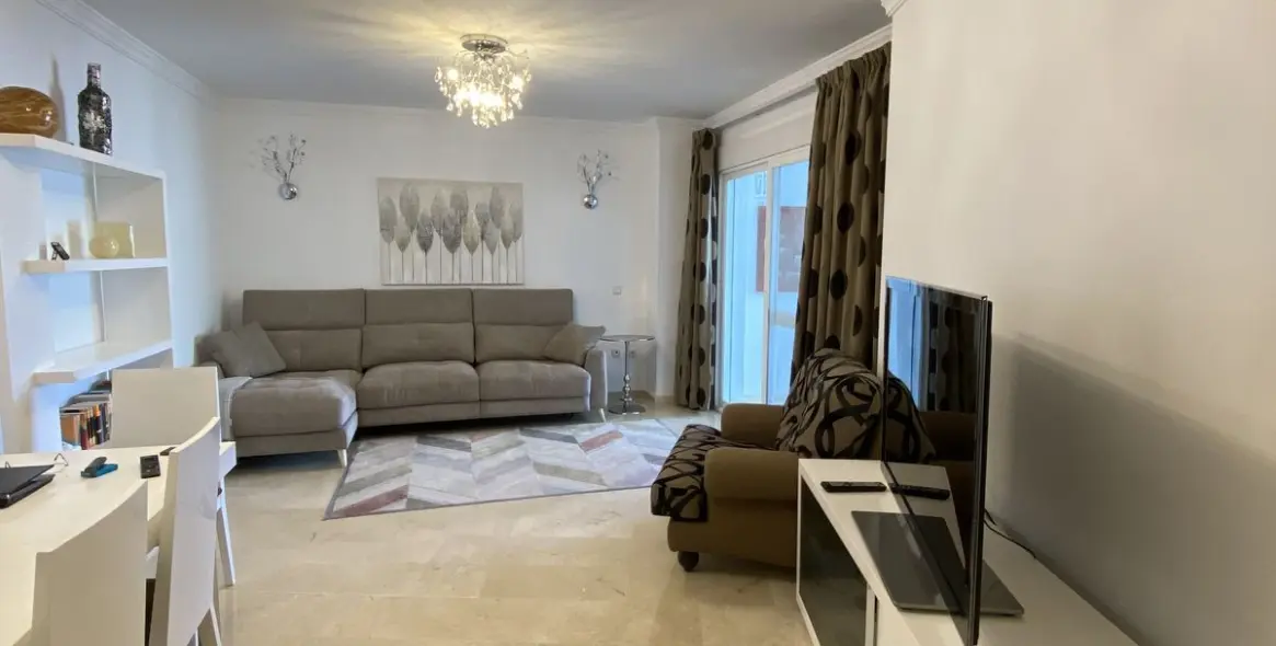 Краткосрочная аренда апартаментов на среднем этаже в Puerto Banús 10