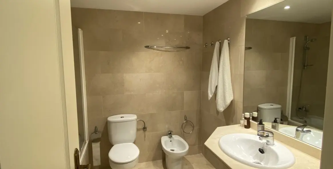 Краткосрочная аренда апартаментов на среднем этаже в Puerto Banús 22