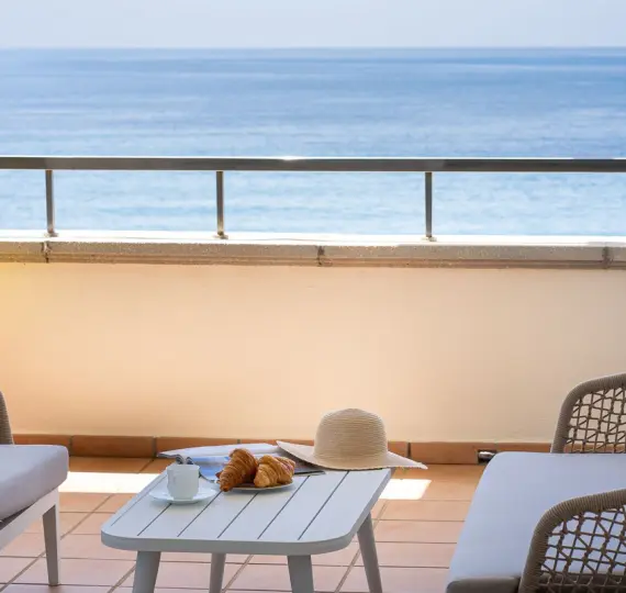 Краткосрочная аренда апартаментов на среднем этаже в New Golden Mile