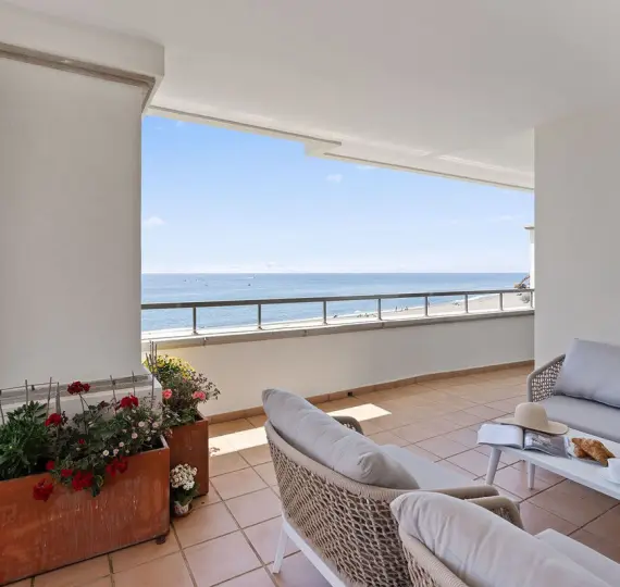 Краткосрочная аренда апартаментов на среднем этаже в New Golden Mile