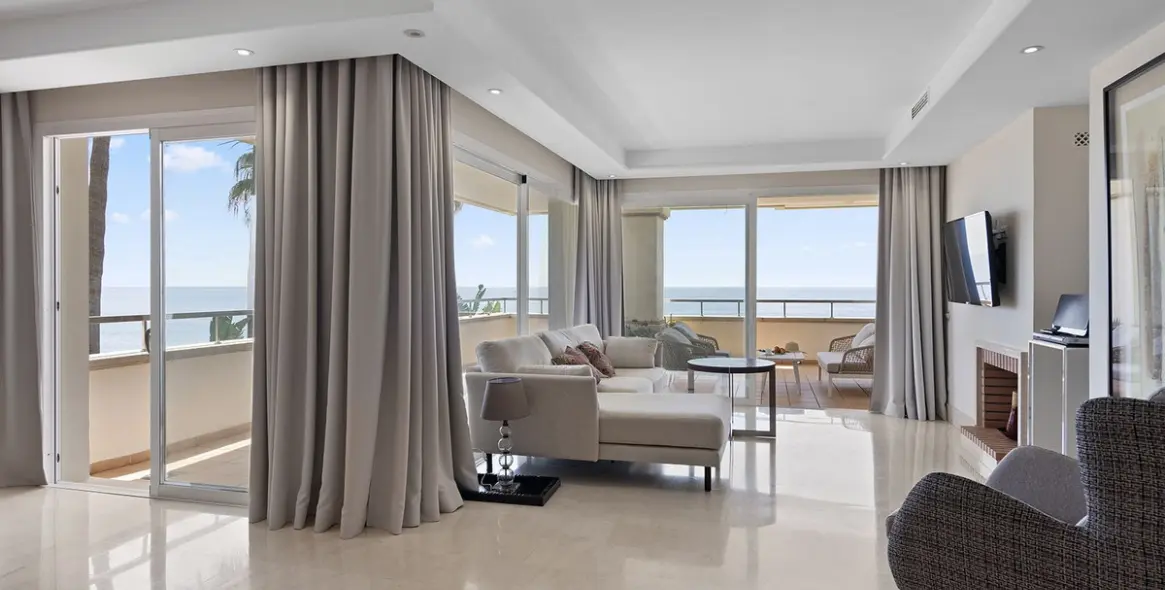 Alquiler a corto plazo de apartamento en planta media en New Golden Mile 5